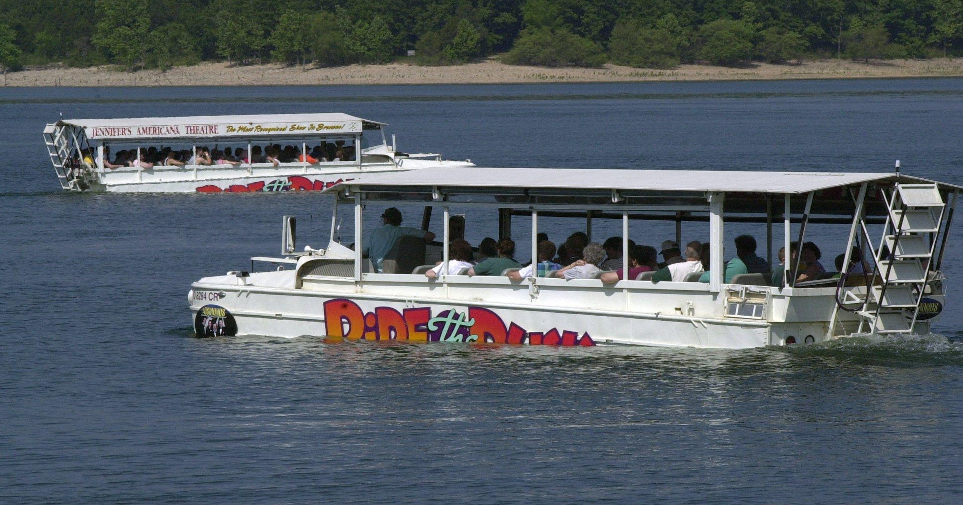 Duck boat canopies caused 'mad panic' in earlier tragedy 