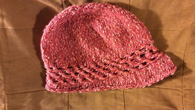 I finished the Folly Cloche on Sunday morning.   I'm thrilled with the way it came out.