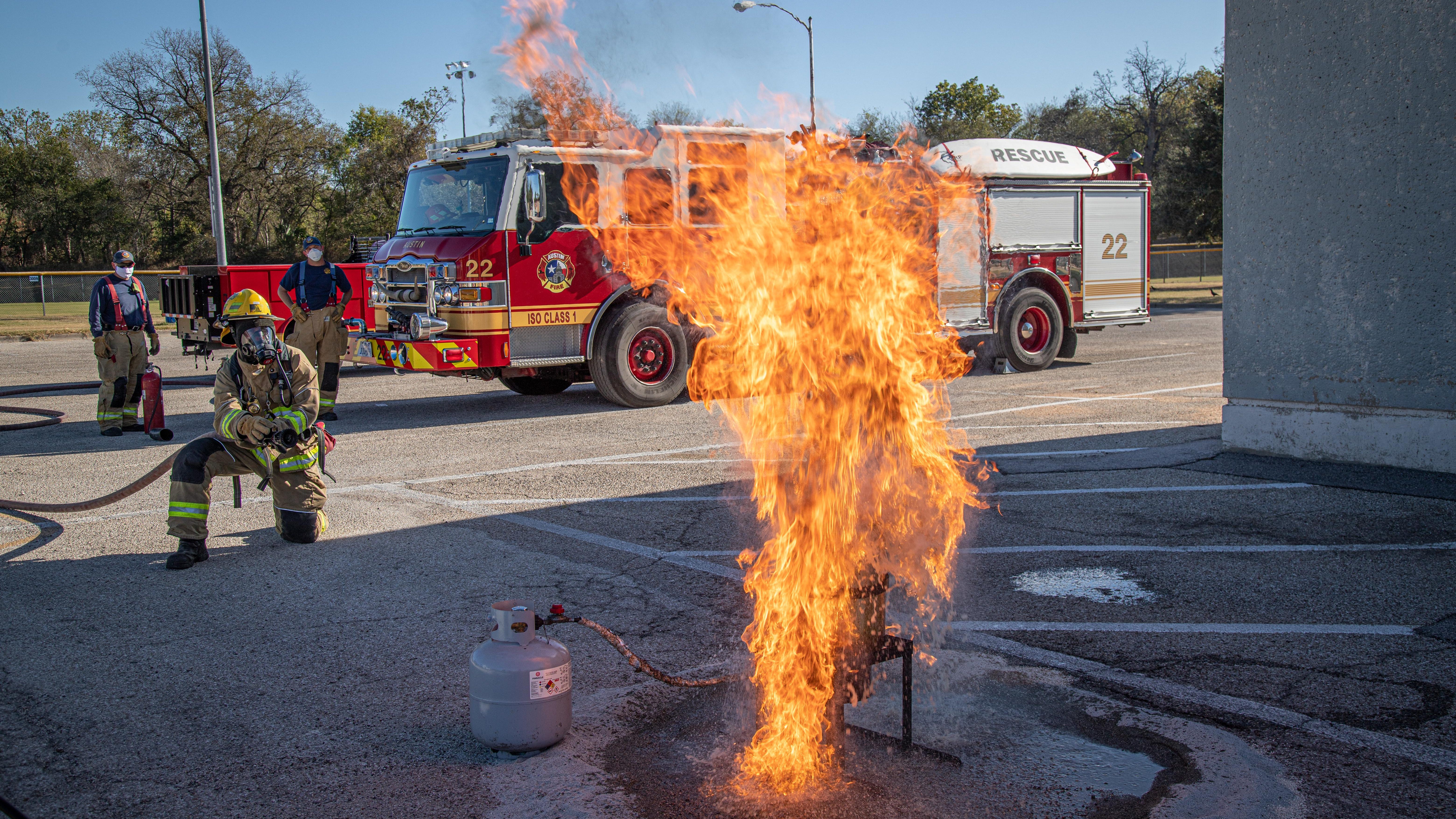Deep Frying A Turkey On Thanksgiving Avoid Fires And Keep Safe With These Tips