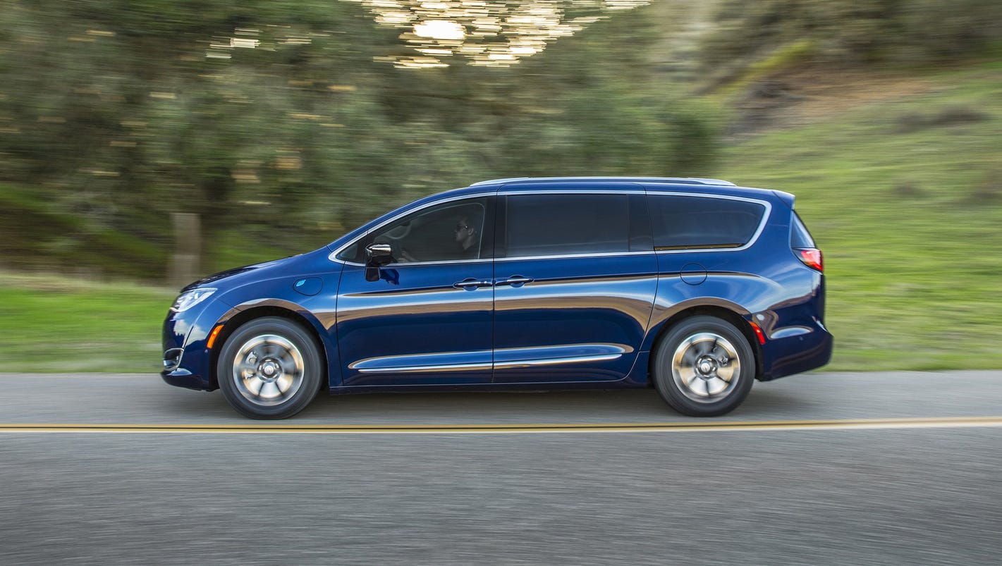 Fca Says Long Awaited Chrysler Pacifica Hybrids Are On The Way