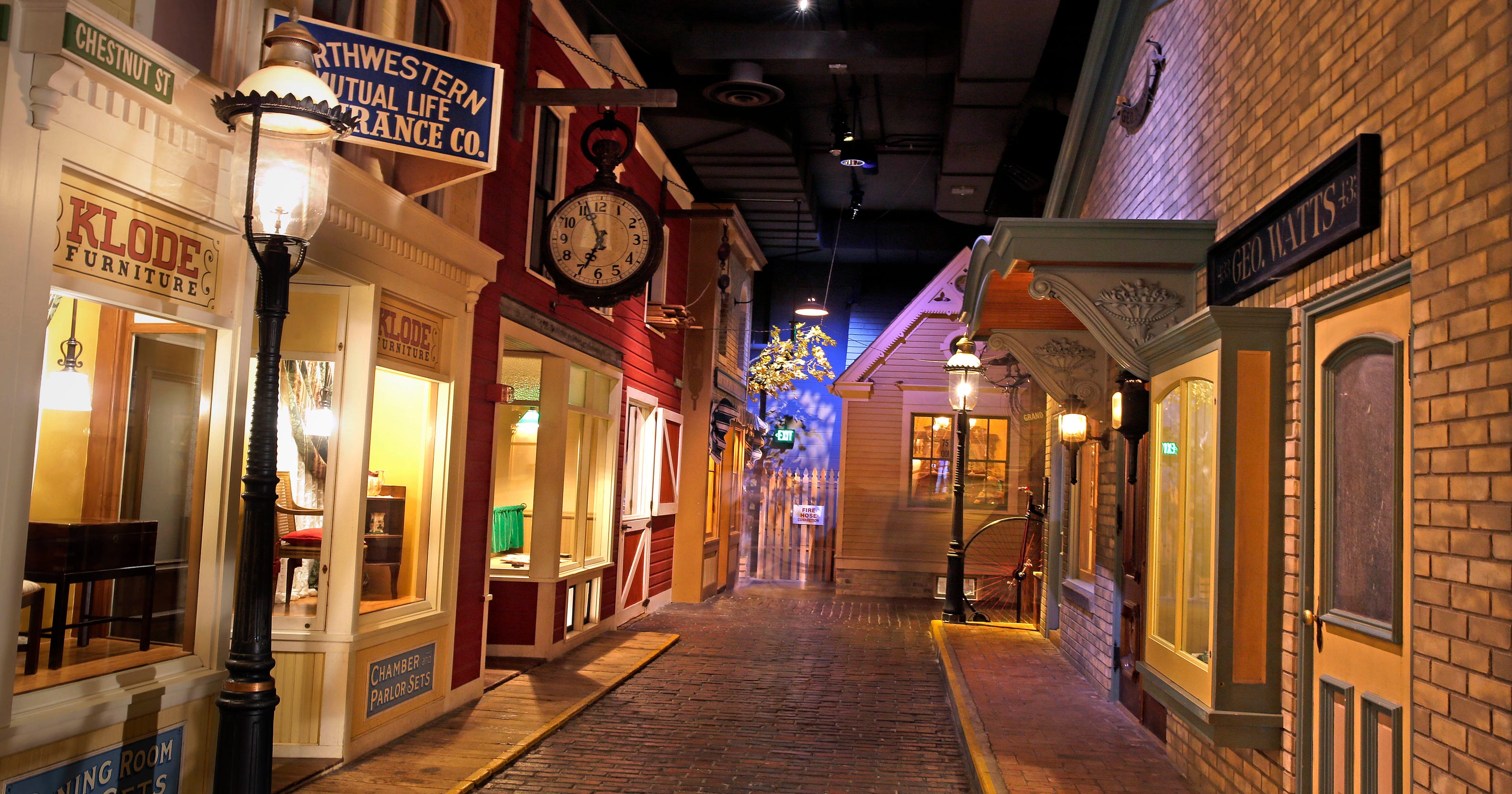 Deck the 'Streets of Old Milwaukee'