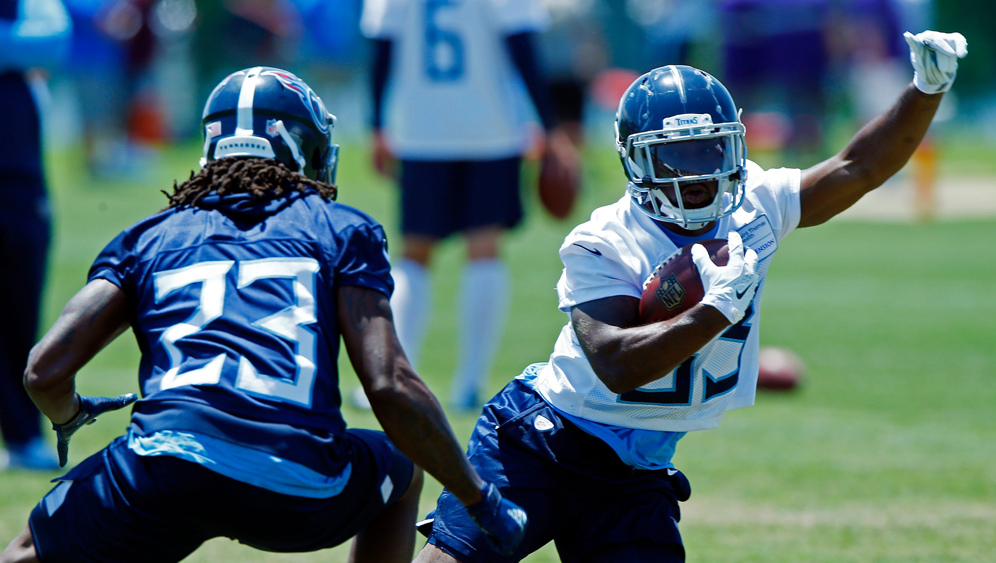 Titans' Derrick Henry, Dion Lewis considered '1A and 1B' in backfield