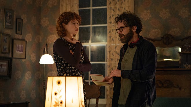 Charlie Kaufman gives Jessie Buckley an idea for her character on the set of "I'm Thinking of Ending Things."