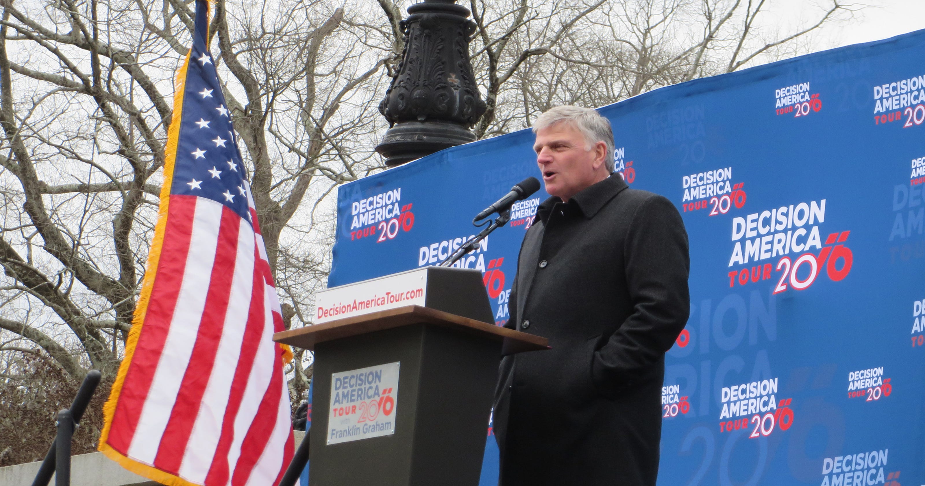 Franklin Graham campaigns for hope, not votes