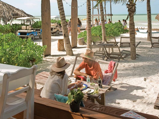 The beachfront restaurant Mandarina Beach Club.