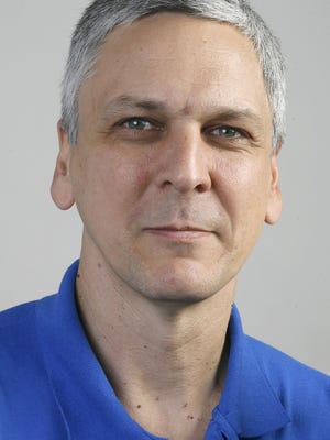 The Sky Guy Кен Копчински, член на Астрономическото дружество на Талахаси, пише астрономическа колона за Tallahassee Democrat;  15 ноември 2007 г.