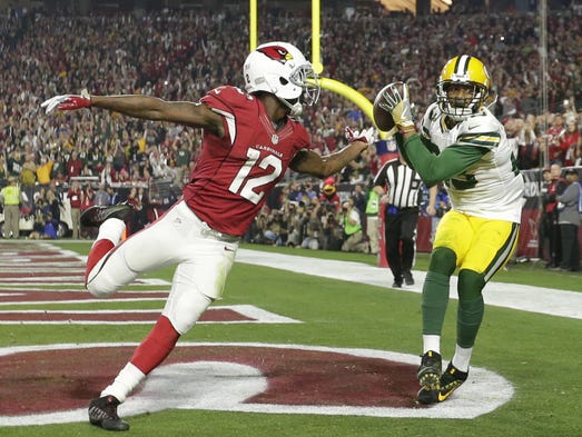 Green Bay Packers cornerback Damarious Randall intercepts