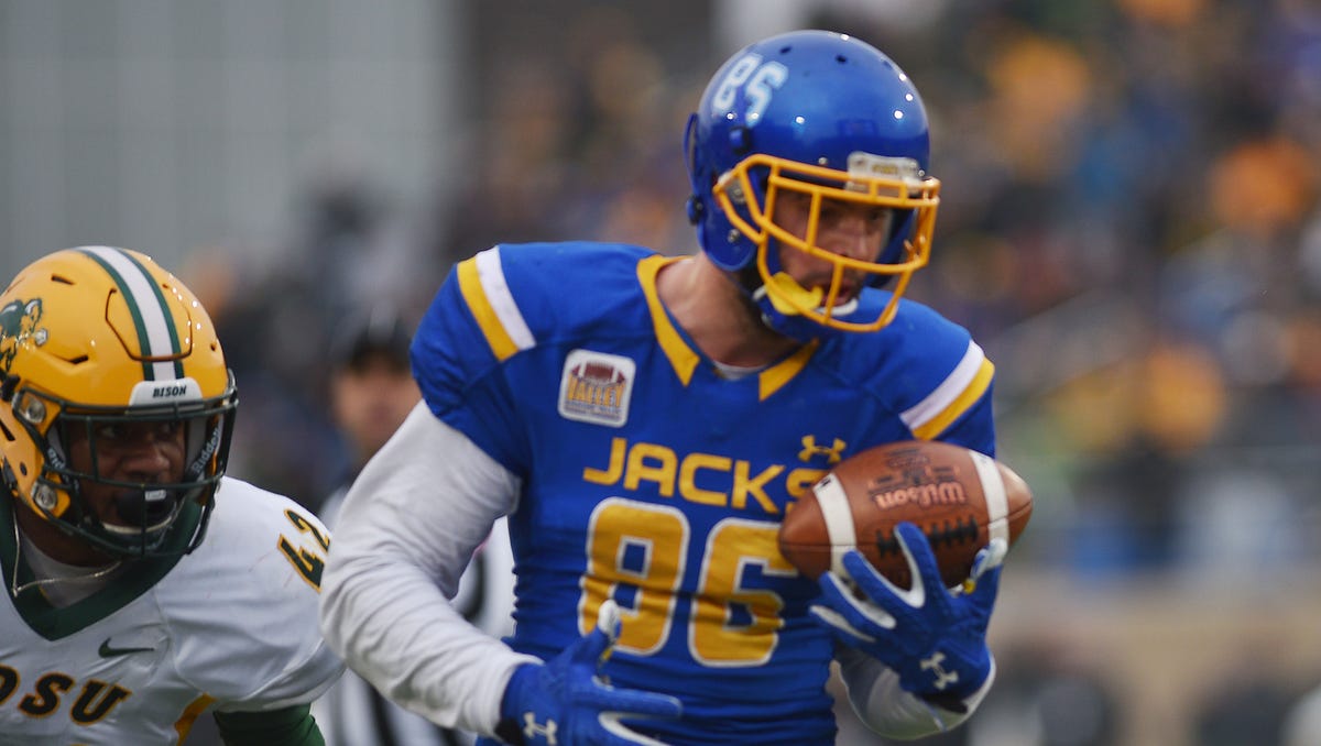 Nfl Draft Dallas Goedert Pick Lights Up Twitter