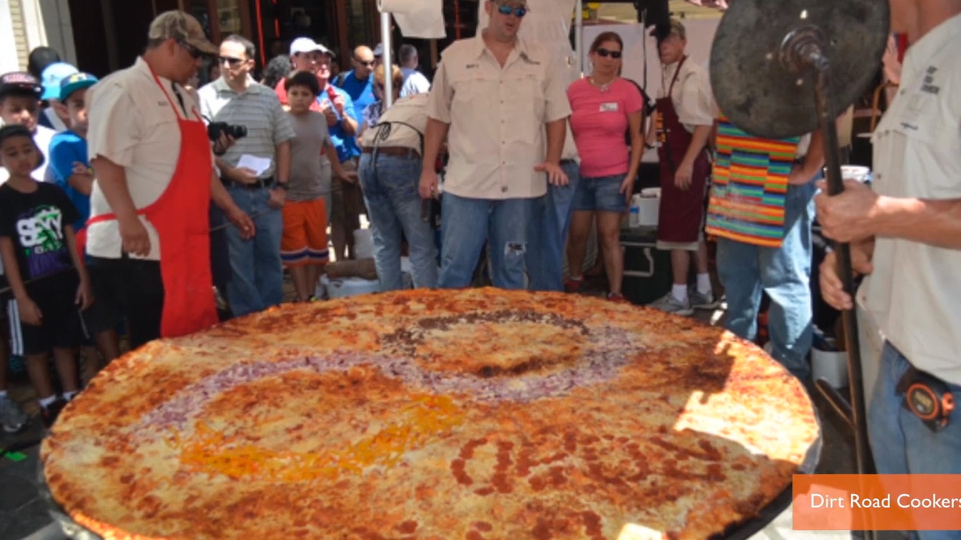 8Foot pizza breaks Guinness World Record