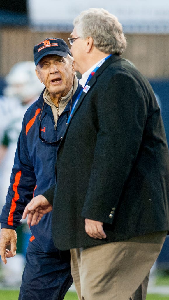 Pat Dye Rekindles Auburn To Sec East Issue