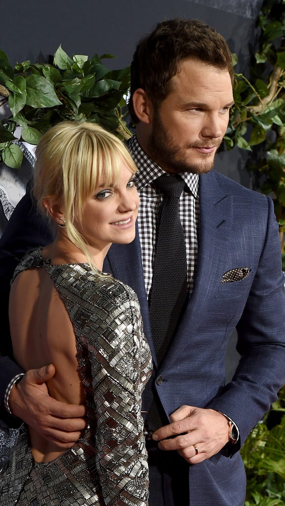 Anna Faris Interviews J Law And Aubrey Plaza About Hubby Chris Pratt