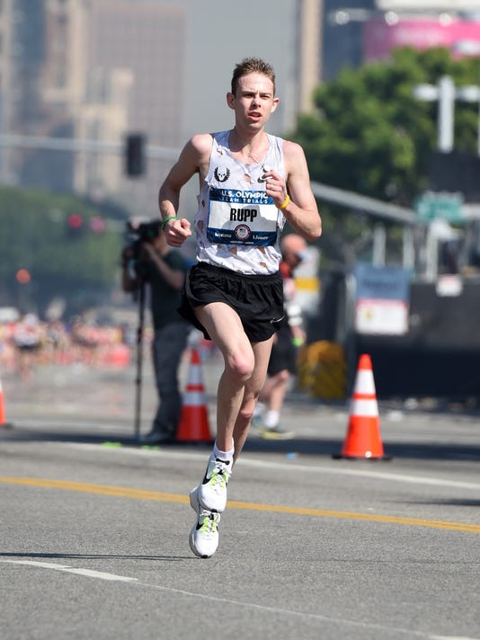 Galen Rupp 'has a blast,' runs away with Olympic trials in first marathon