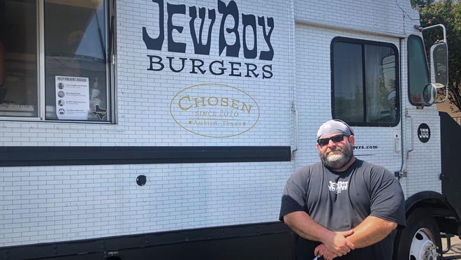 Mo Beetle, JewBoy Burgers kamyonunu 2016 yılında Burnet Road'da açtı.