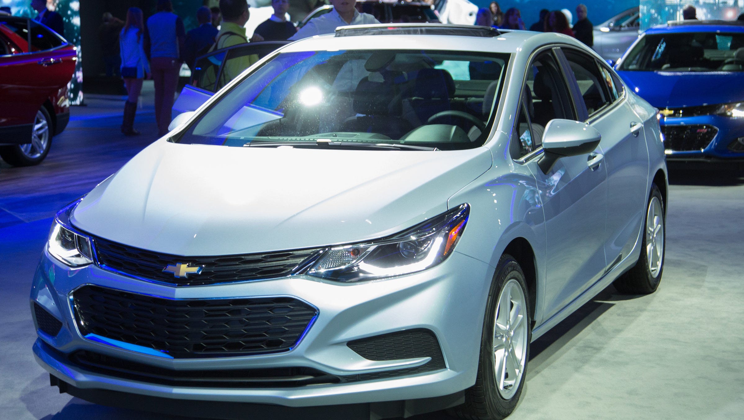 Review Diesel Strikes Back With Efficient Sporty Chevy Cruze