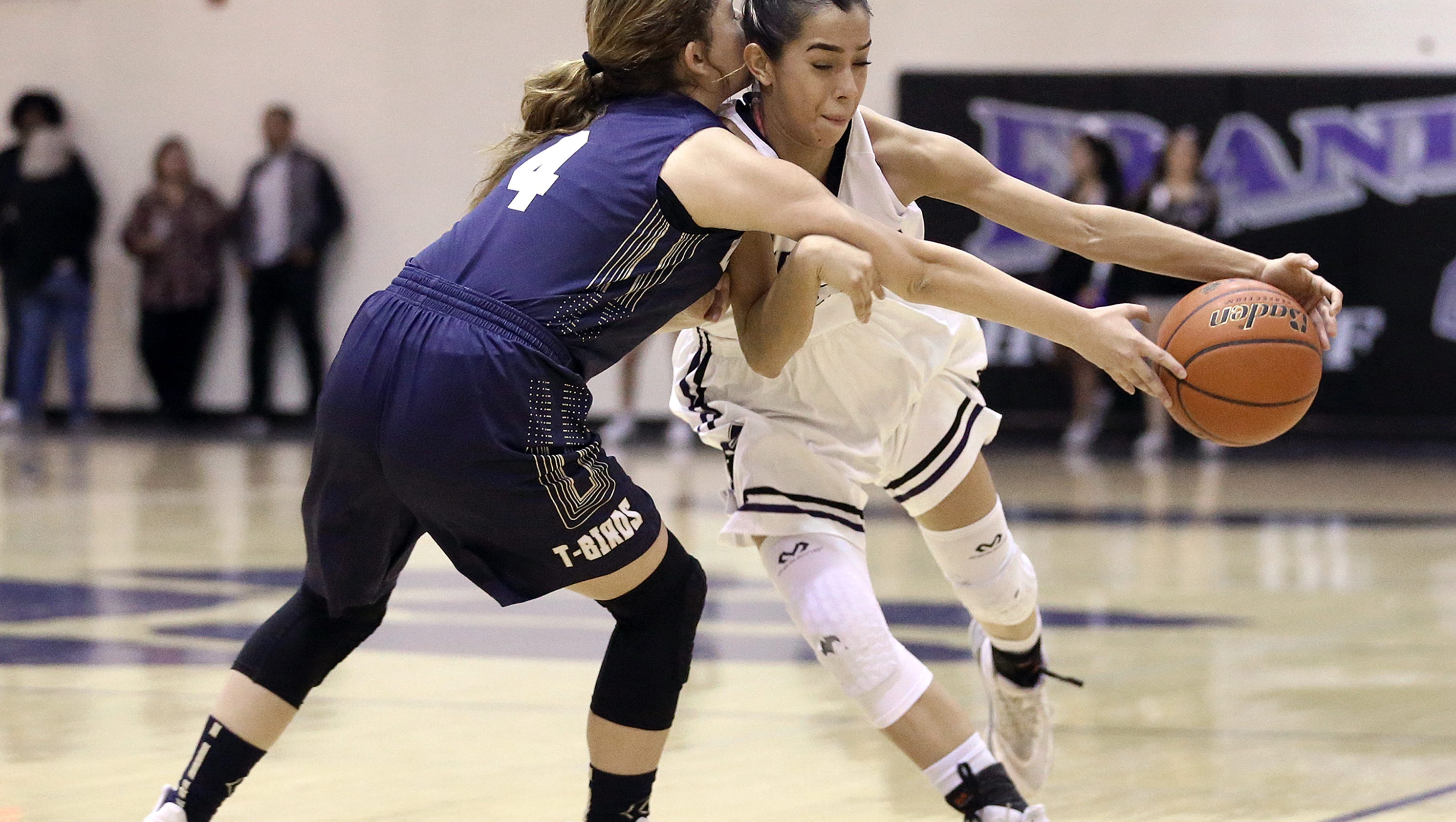 UTEP basketball offers elite El Paso high school basketball player