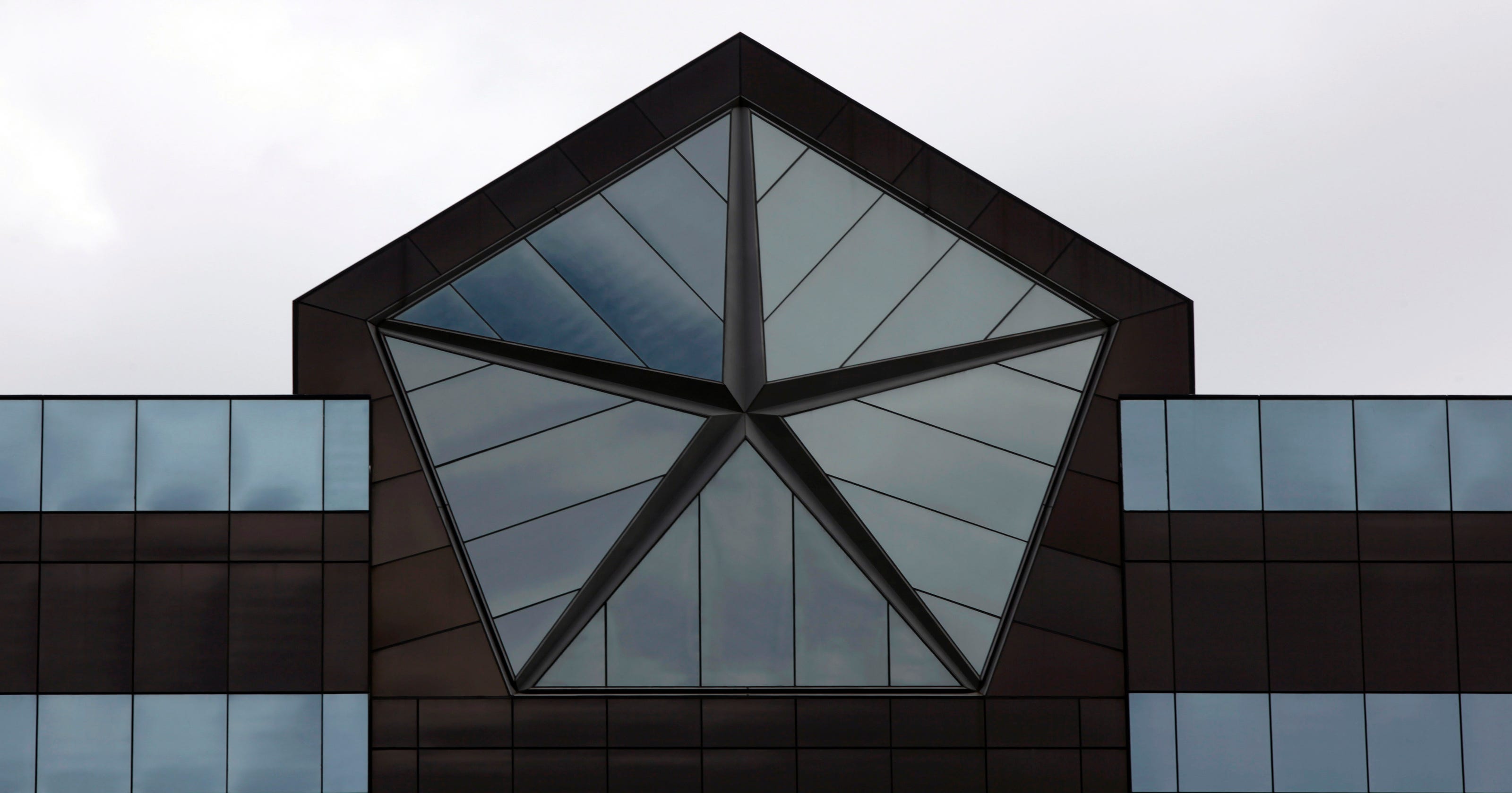 Chrysler S Pentastar Going Away For New Fca Logo