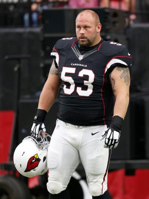Arizona Cardinals center A.Q. Shipley warms up before playing against the St. Louis Rams at University of Phoenix Stadium in Glendale October 4, 2015.