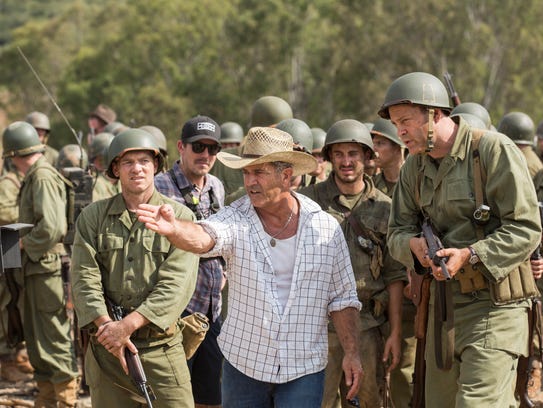 Mel Gibson, no centro, e Vince Vaughn durante as filmagens