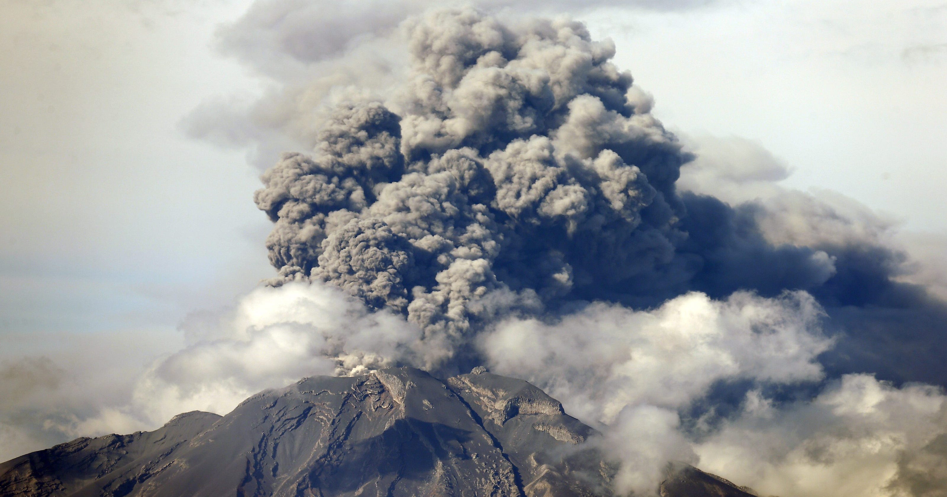 Chile S Calbuco Volcano Erupts Again