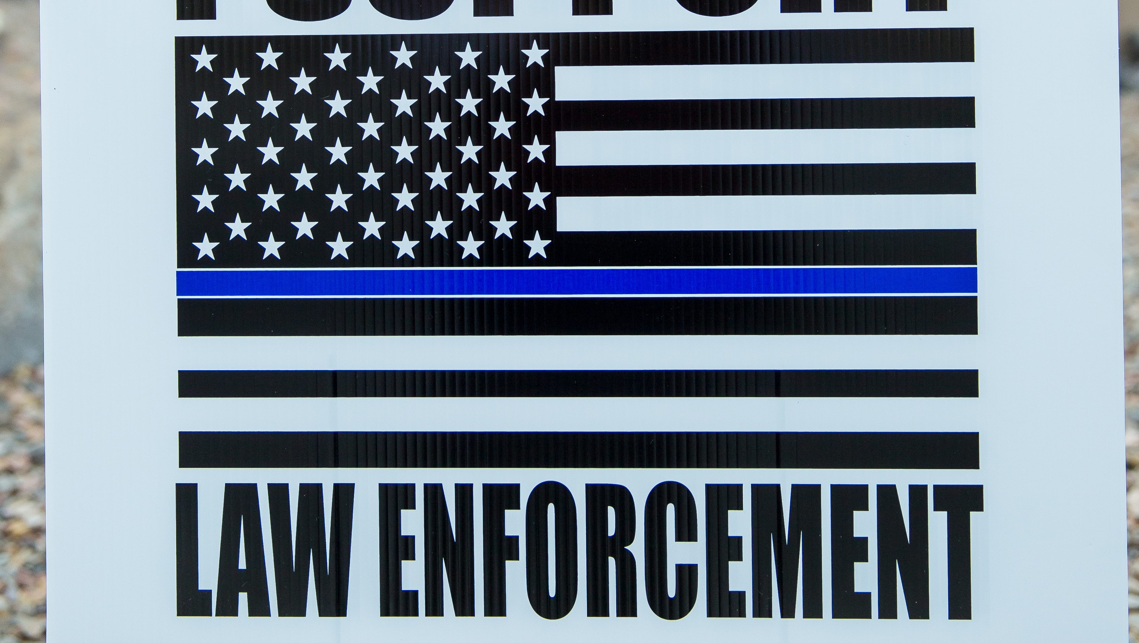 City offers free yard signs to thank law enforcement