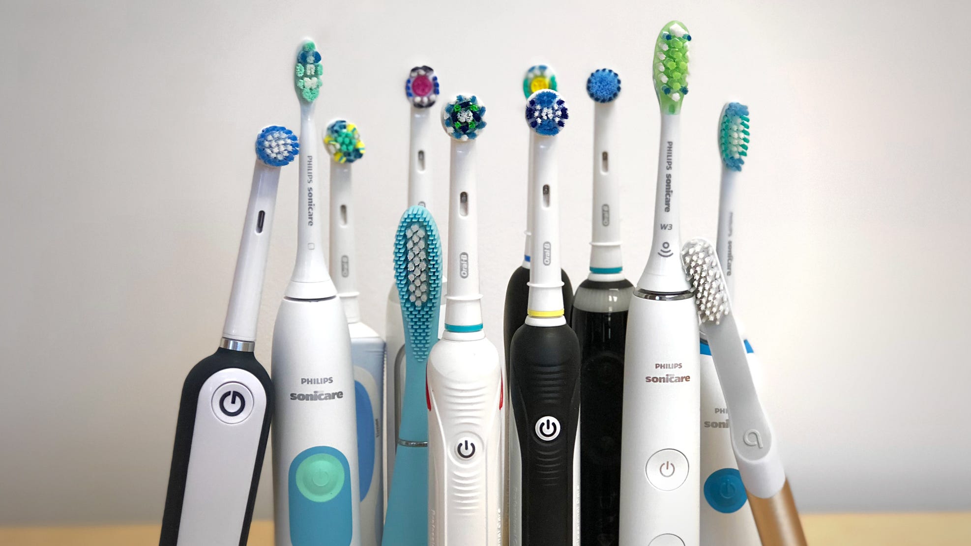 Tips for seniors choosing an electronic toothbrush