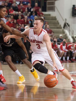 Davidson Wildcats guard Brian Sullivan (3) drives the