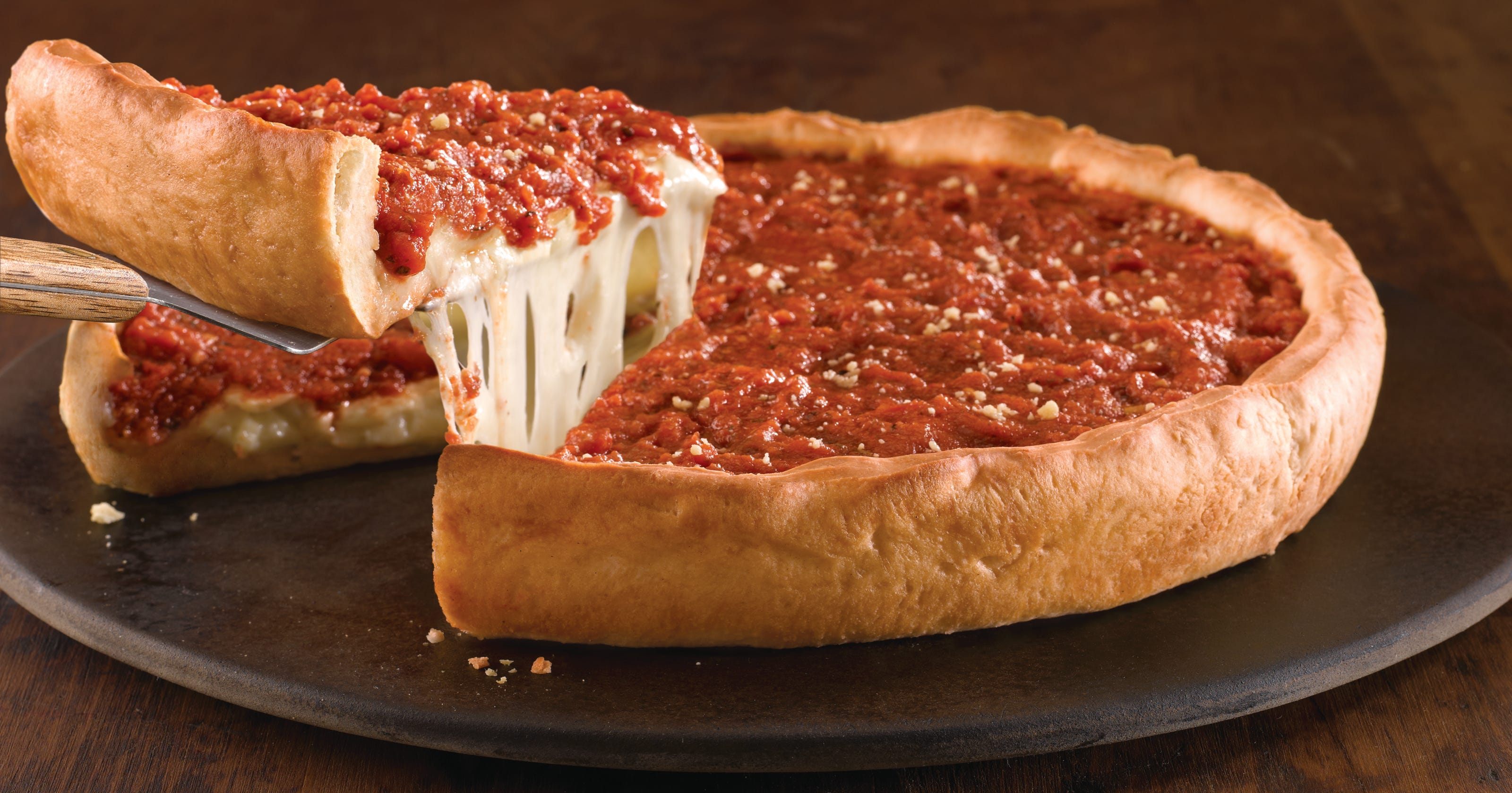 Giordano's famous deepdish pizza is coming to West Des Moines
