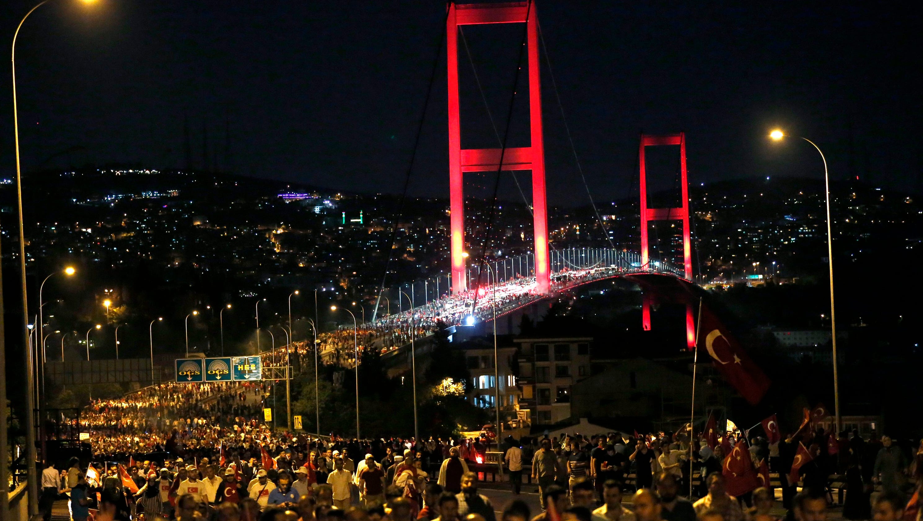 Thousands in Turkey rally against coup attempt