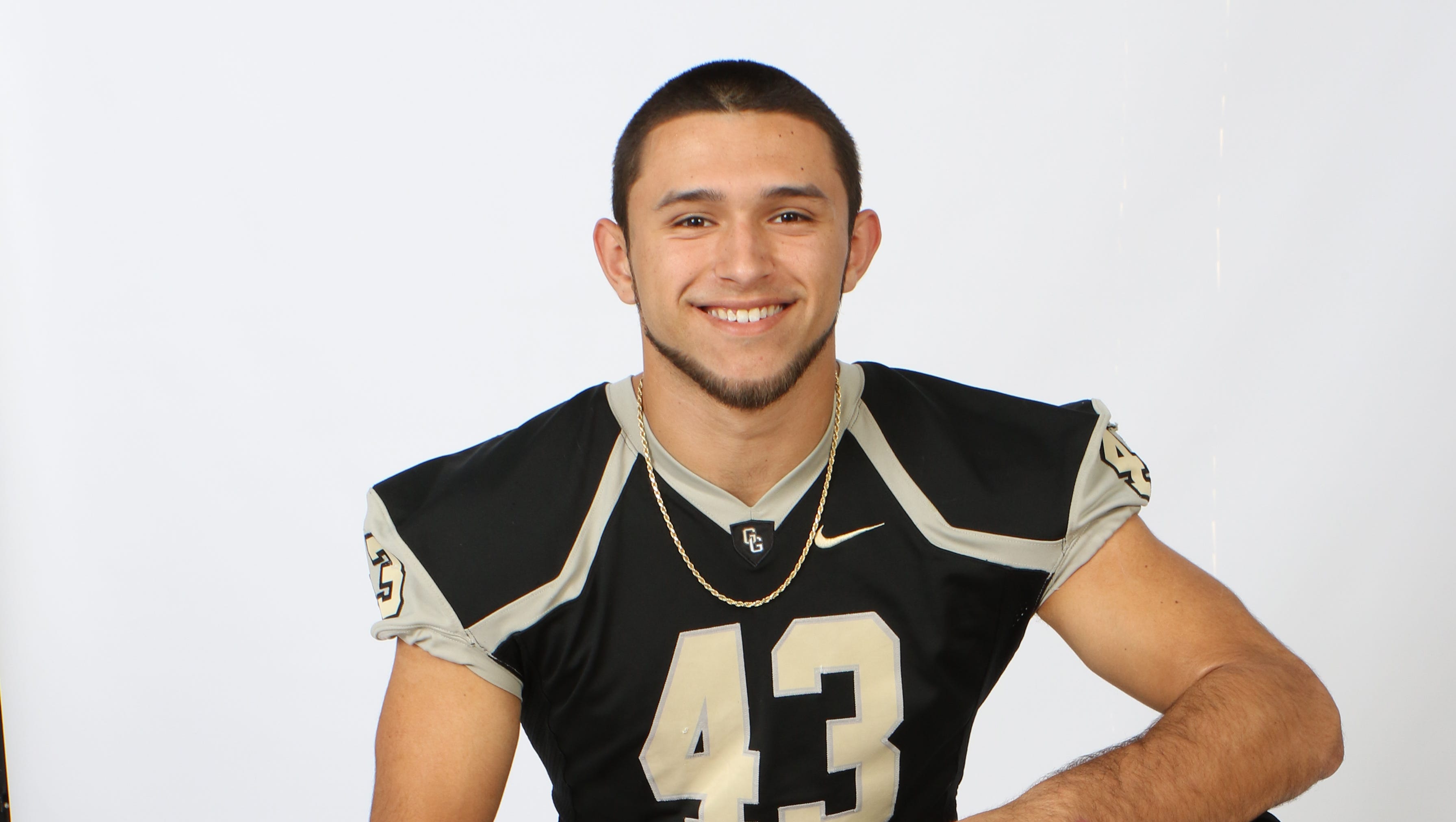 Prep football Golden Gate High long snapper Oscar Shadley ranked No. 1