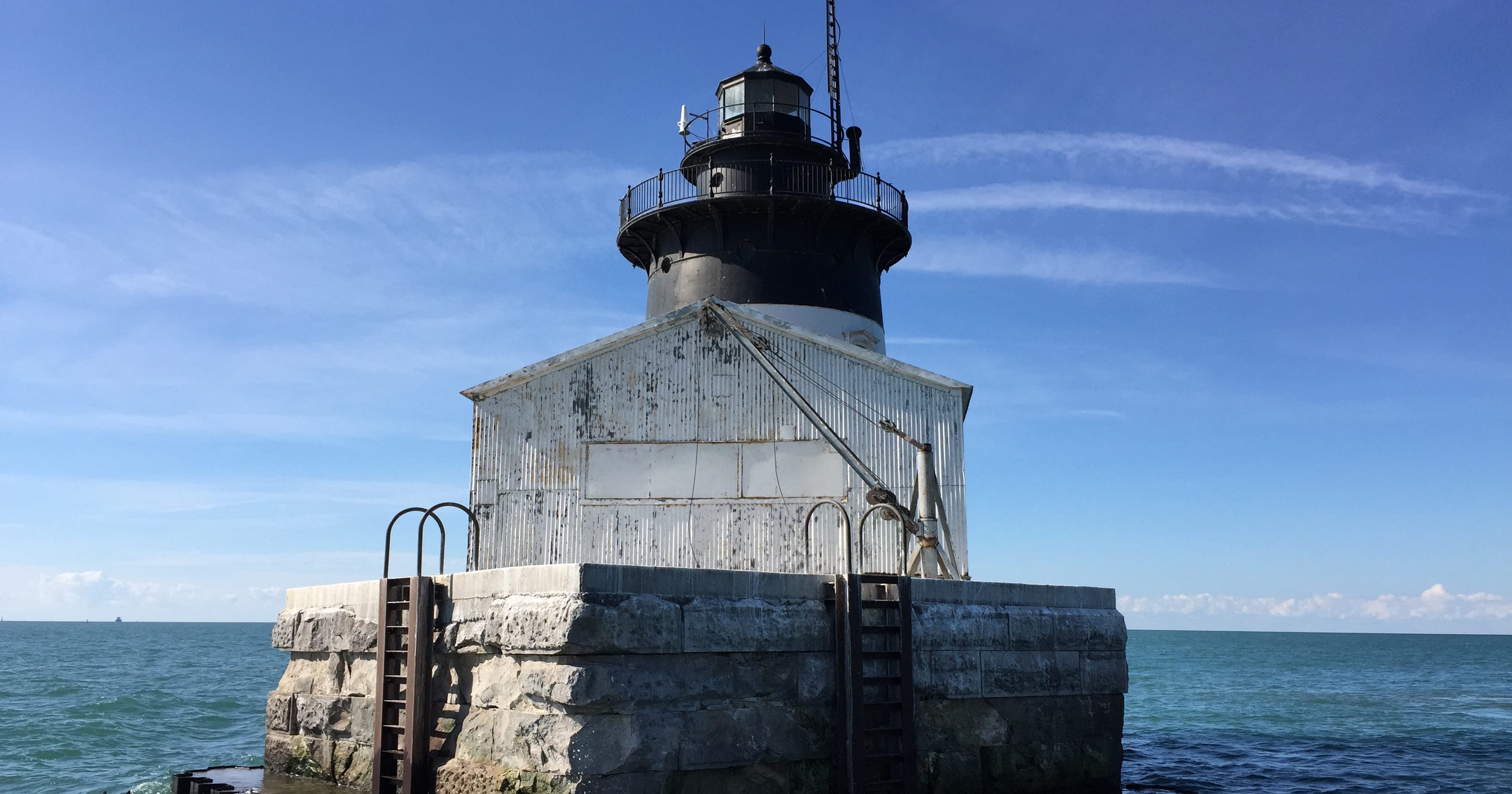 These 4 Michigan lighthouses are up for auction