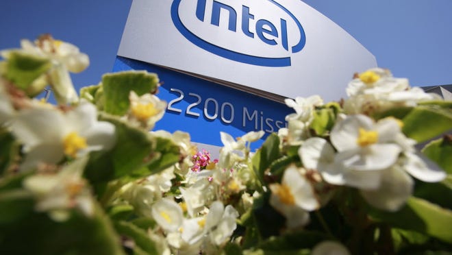 ORG XMIT: CAPS211 In this photo taken July 12, 2010, the exterior of Intel Corp. headquarters is shown, in Santa Clara, Calif. Intel Corp. reports quarterly earnings Tuesday, July 13, after the market close. (AP Photo/Paul Sakuma)