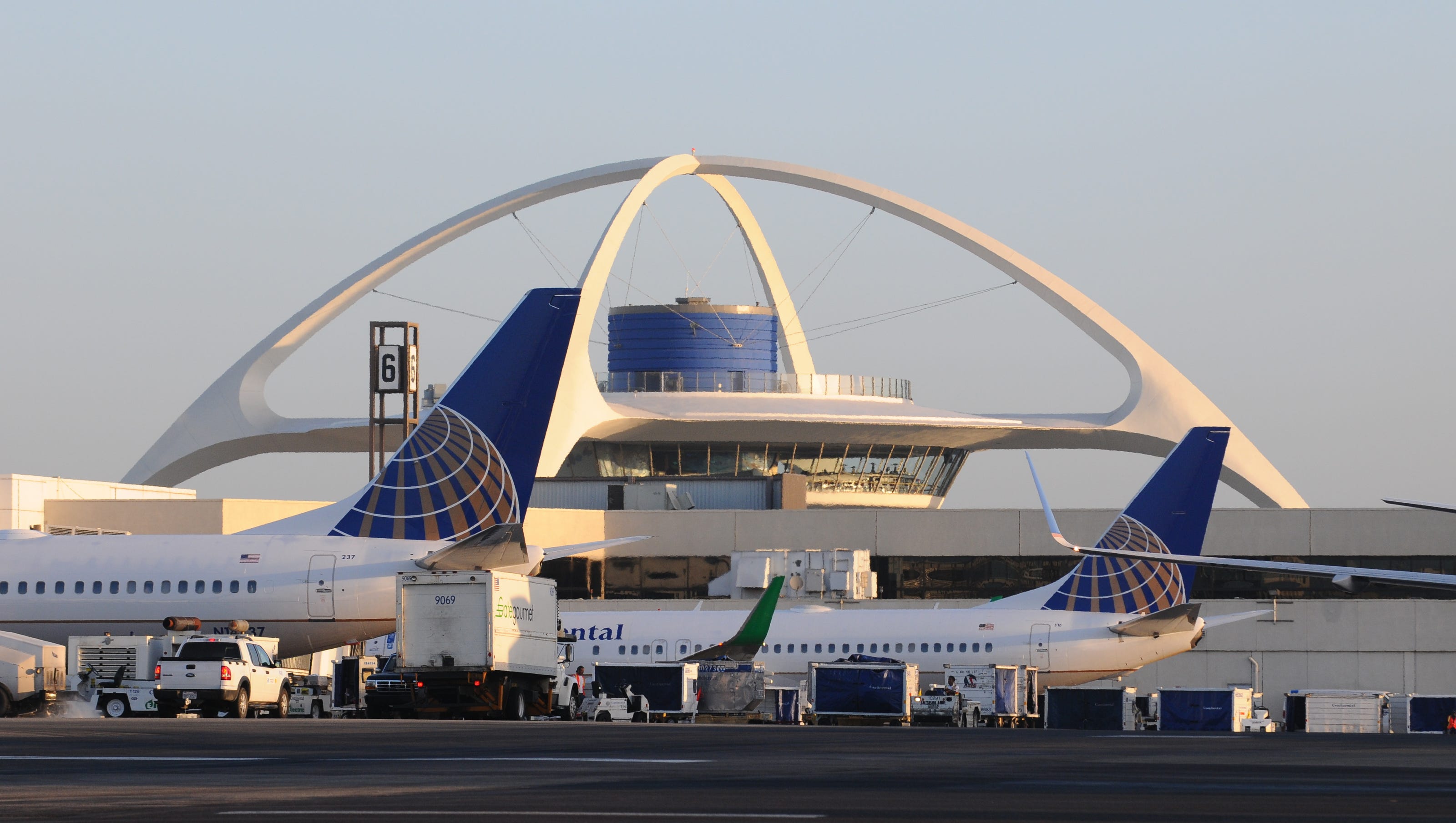lax airport tour