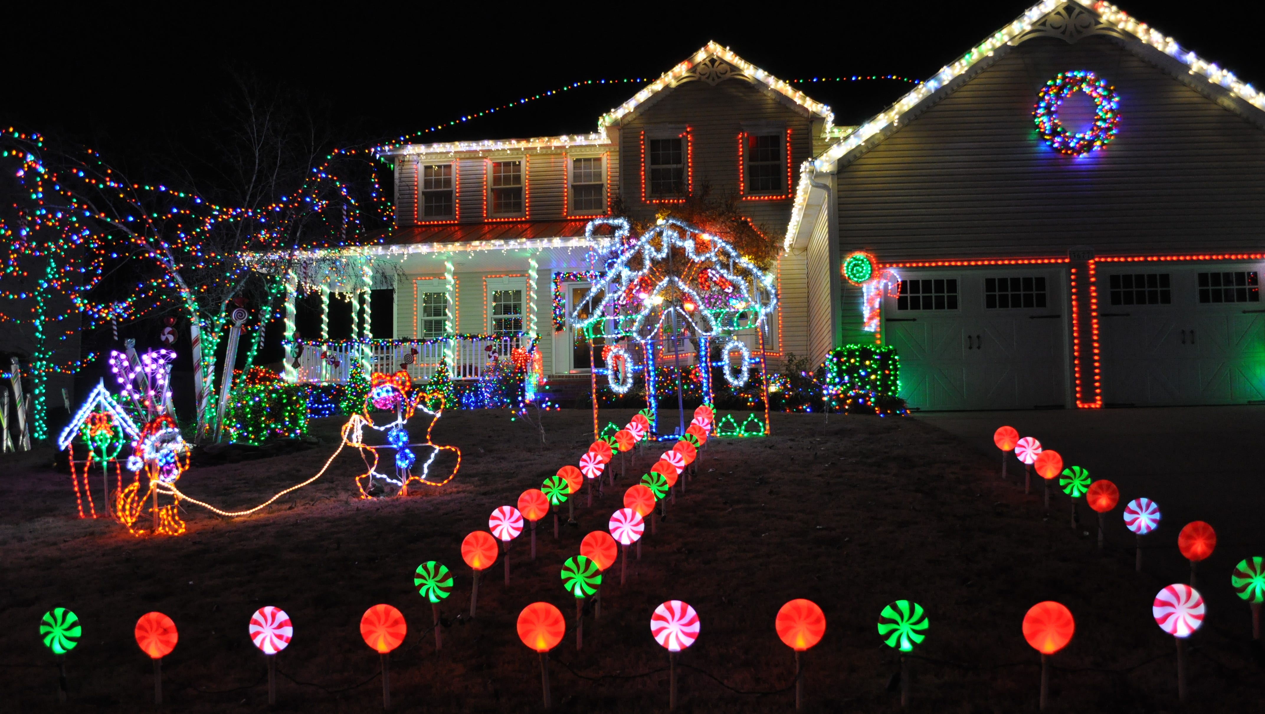 Where To Find The 21 Best Christmas Light Displays In Springfield