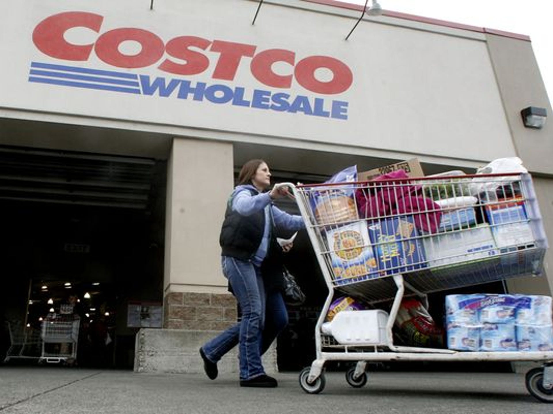 how much costco pays an hour