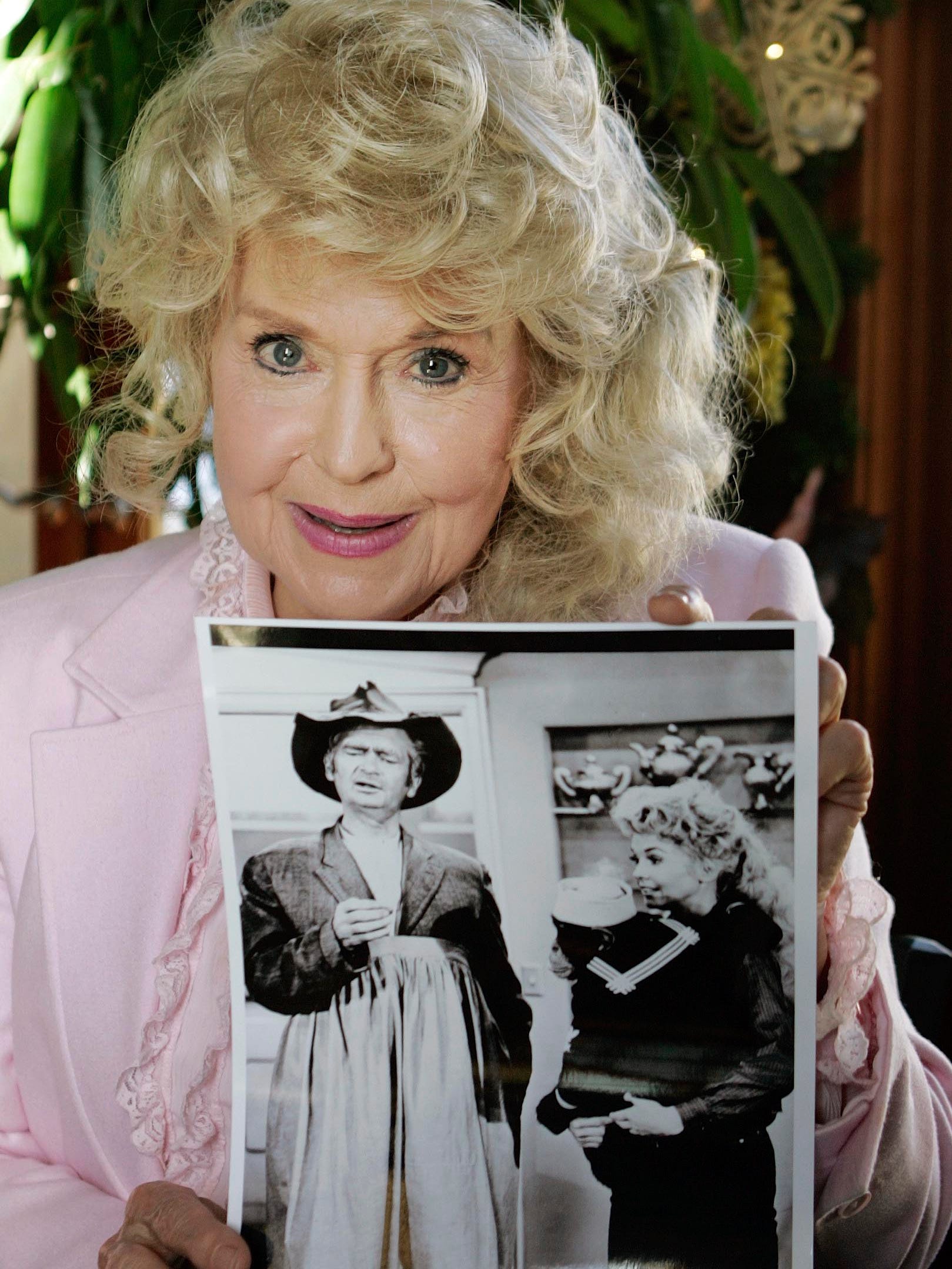 Beverly Hillbillies Star Donna Douglas Dies At 82