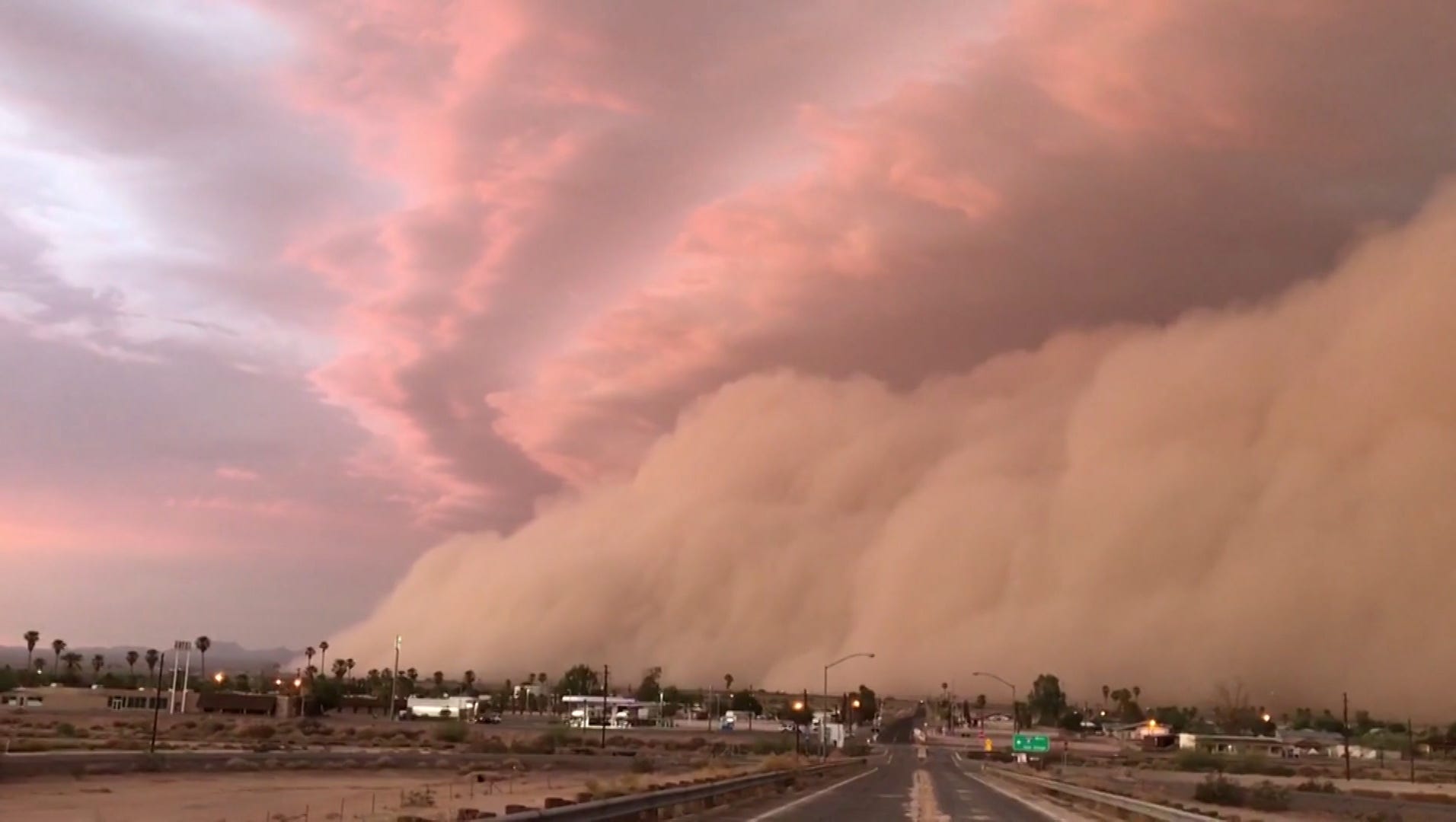 Dust storm descends on Arizona