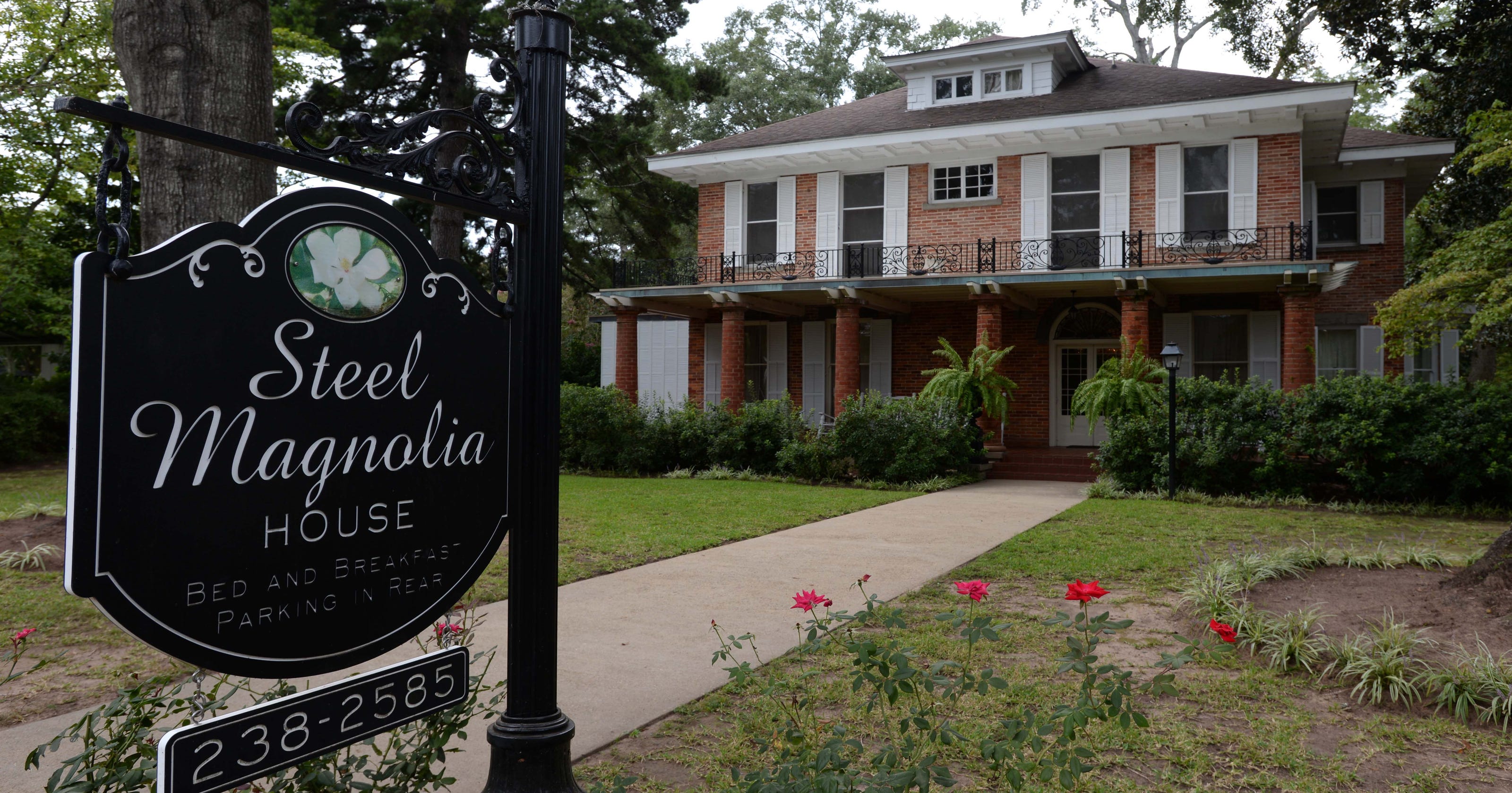 Steel Magnolias sites City serves as a movie set