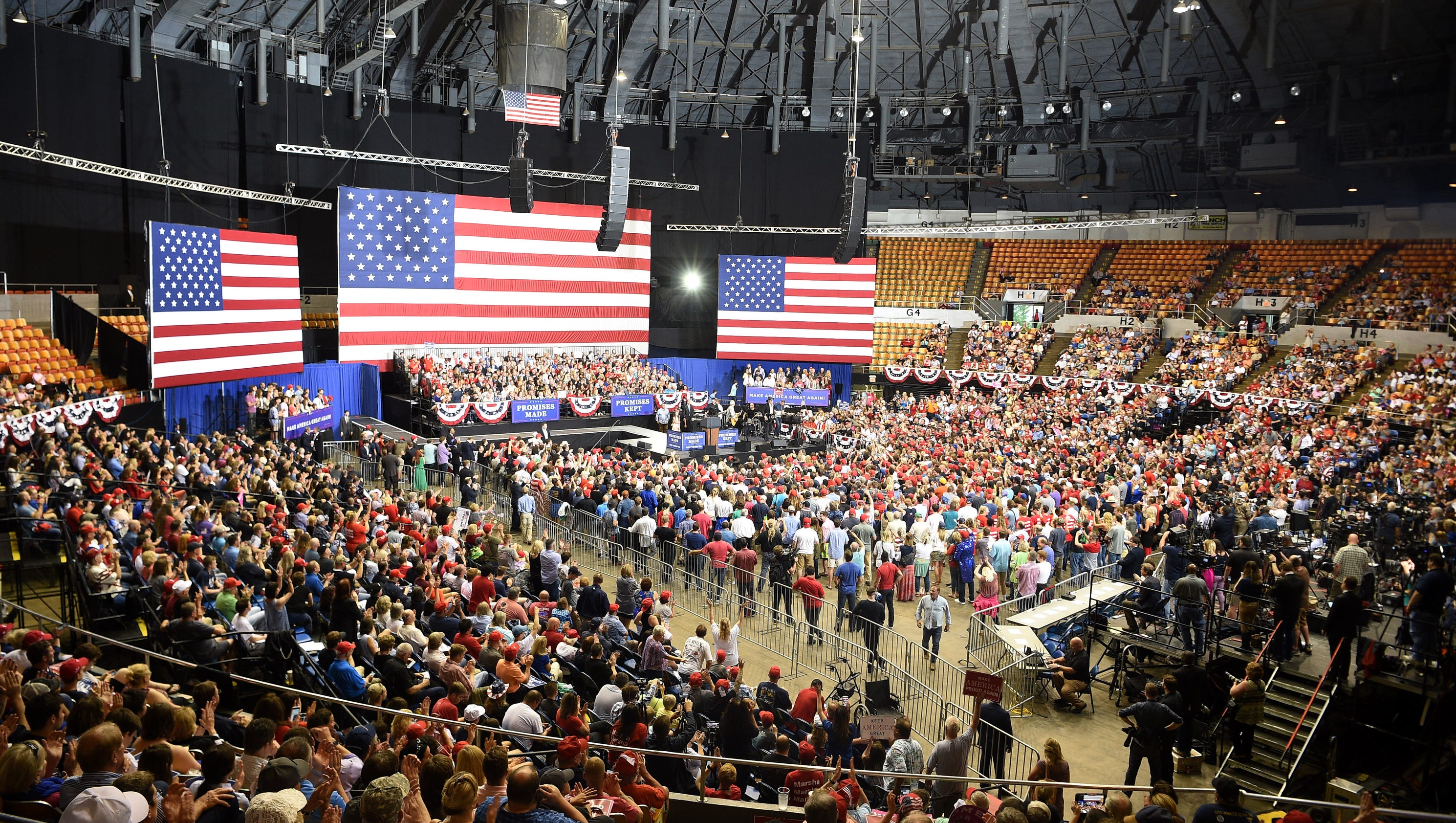 Trump Places Nashville Rally Crowd Size Above Arena Capacity Disputes Reports 