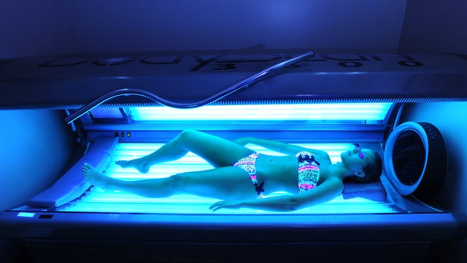 The total percentage of U.S. adults using indoor tanning beds decreased from 5.5% in 2010 to 4.2% in 2013