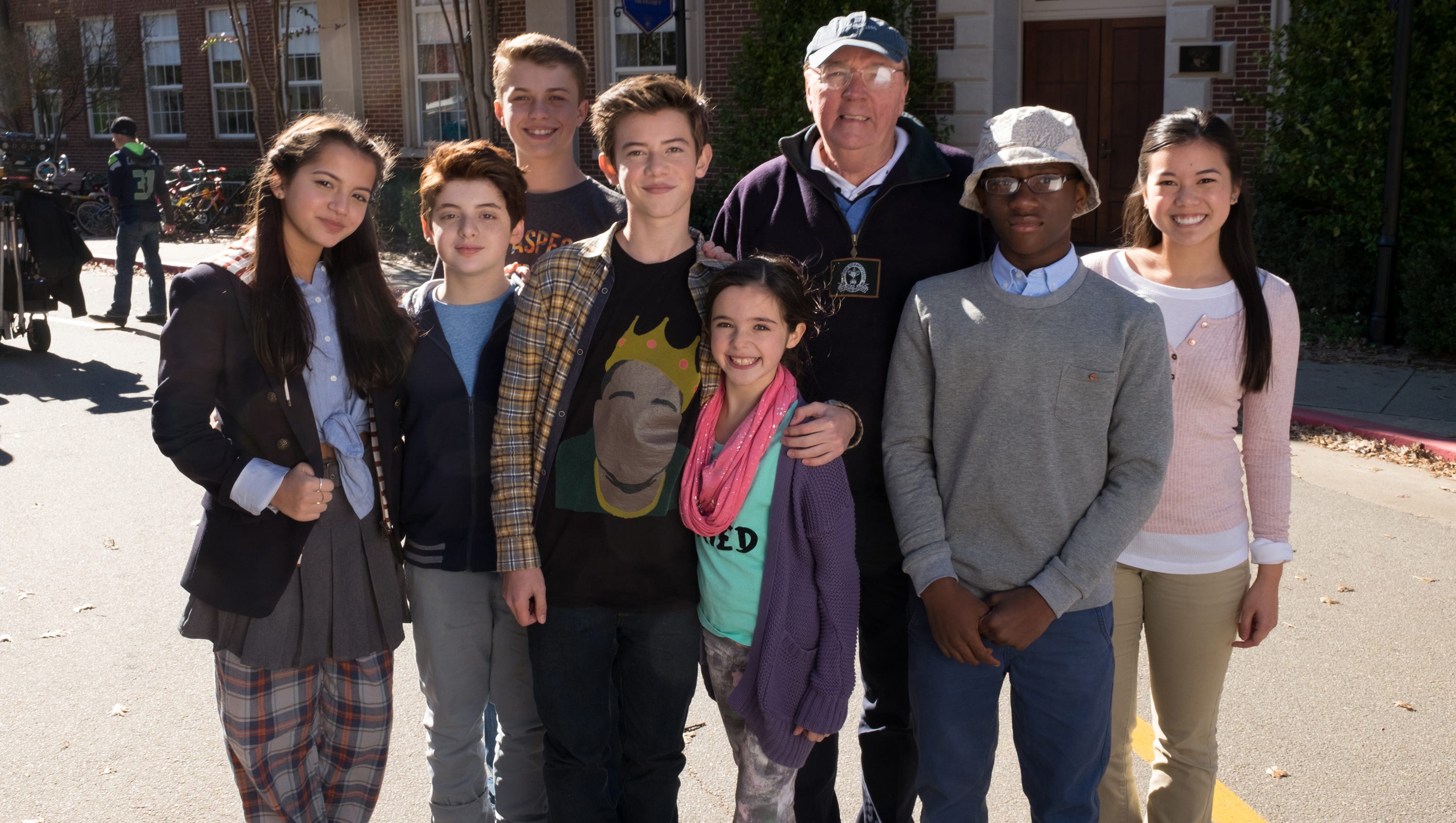 Sneak Peek Lauren Graham Goes To Middle School