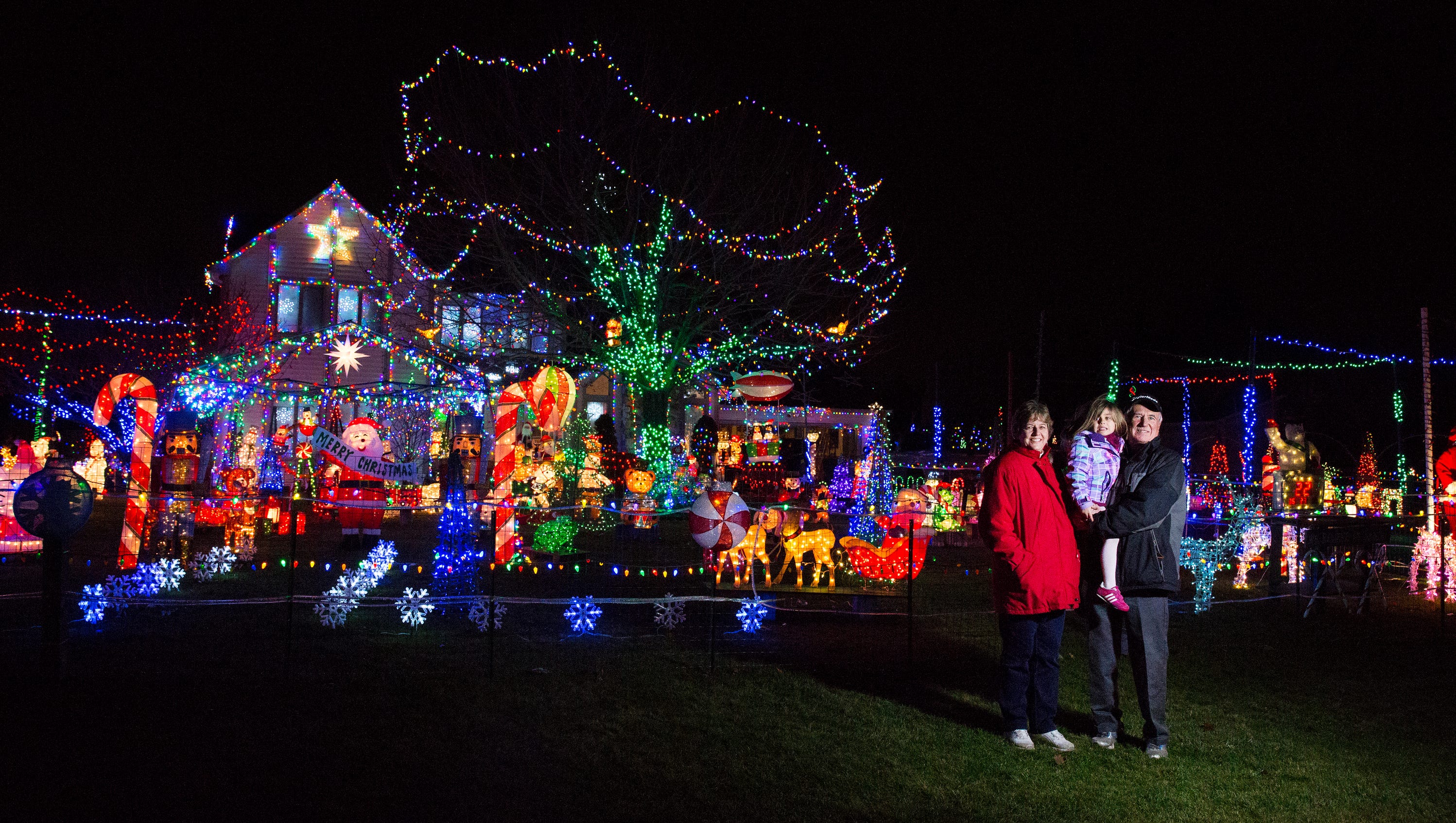 Extreme Holiday Displays Worth The Trip S