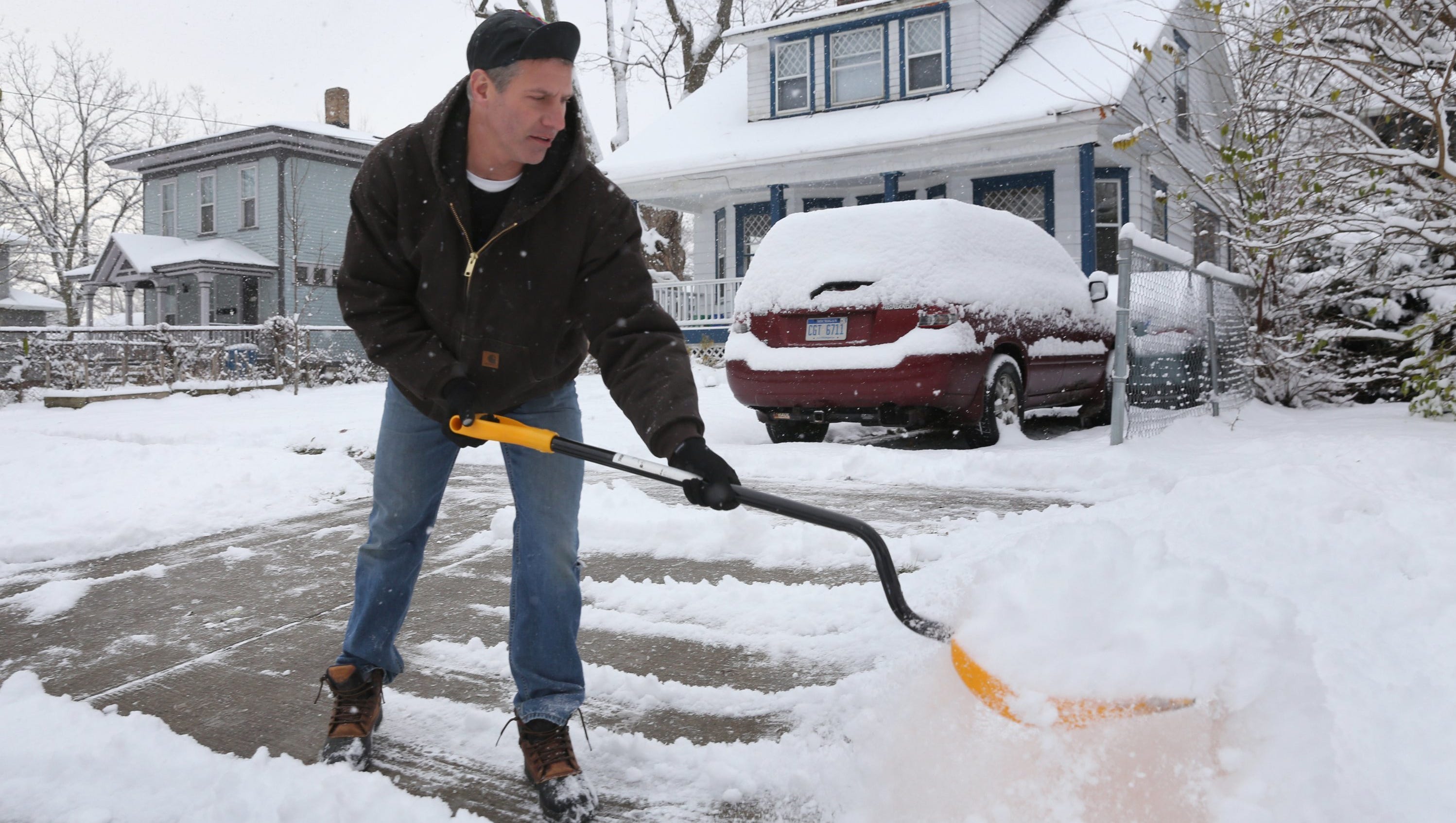 Light snow today wreaks road havoc; storm coming Sunday