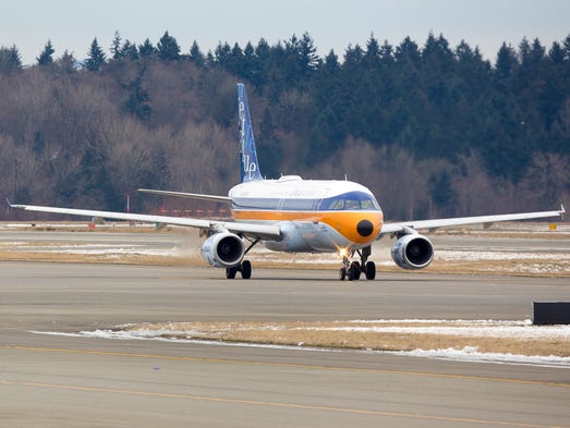 JetBlue's special retro-themed Airbus A320 makes an
