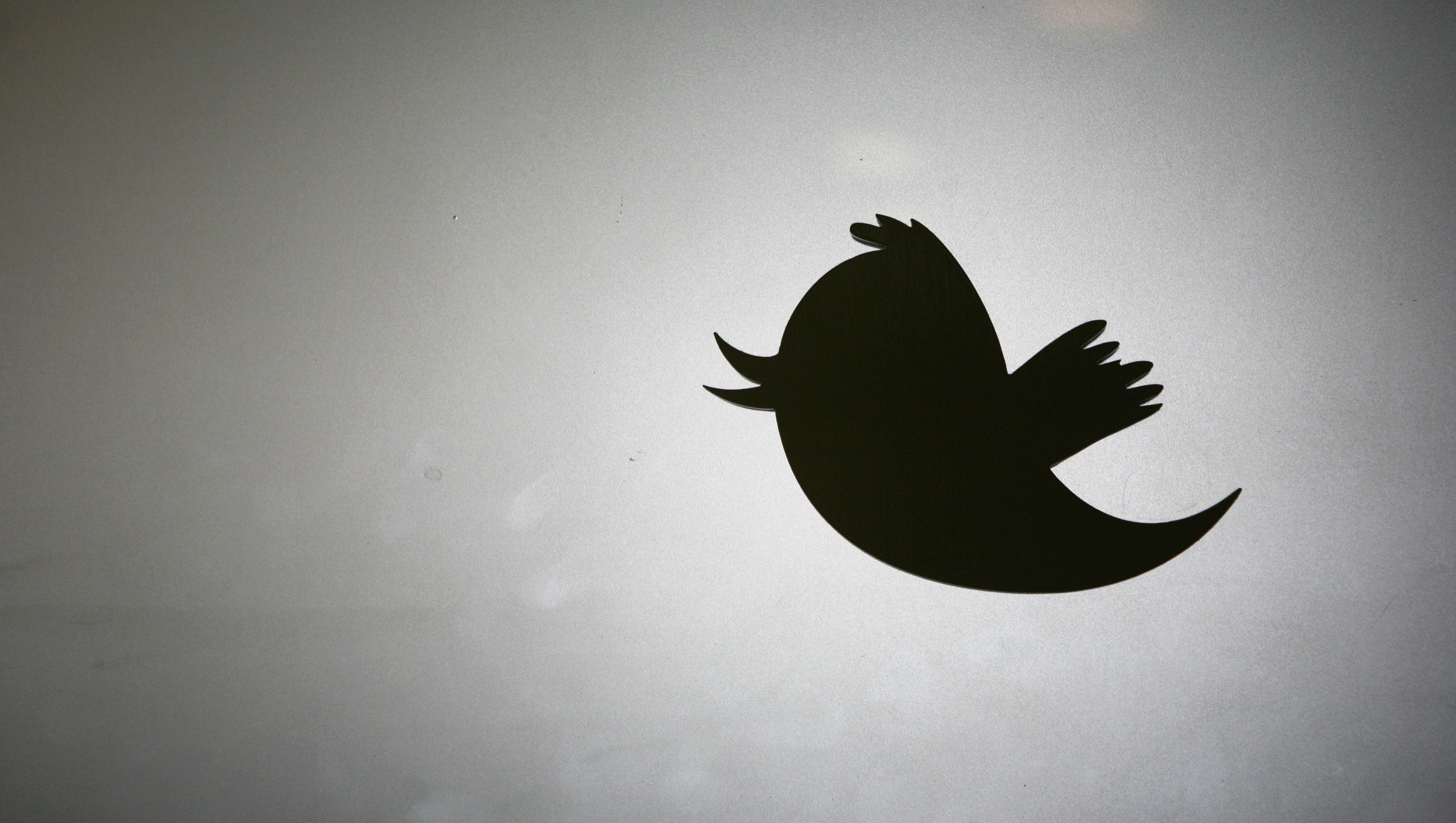 Twitter bans 'revenge porn'