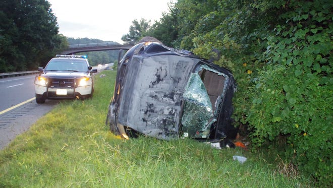 A rollover wreck on I-40 in Dickson County is alleged to involve a stolen vehicle, according to THP.