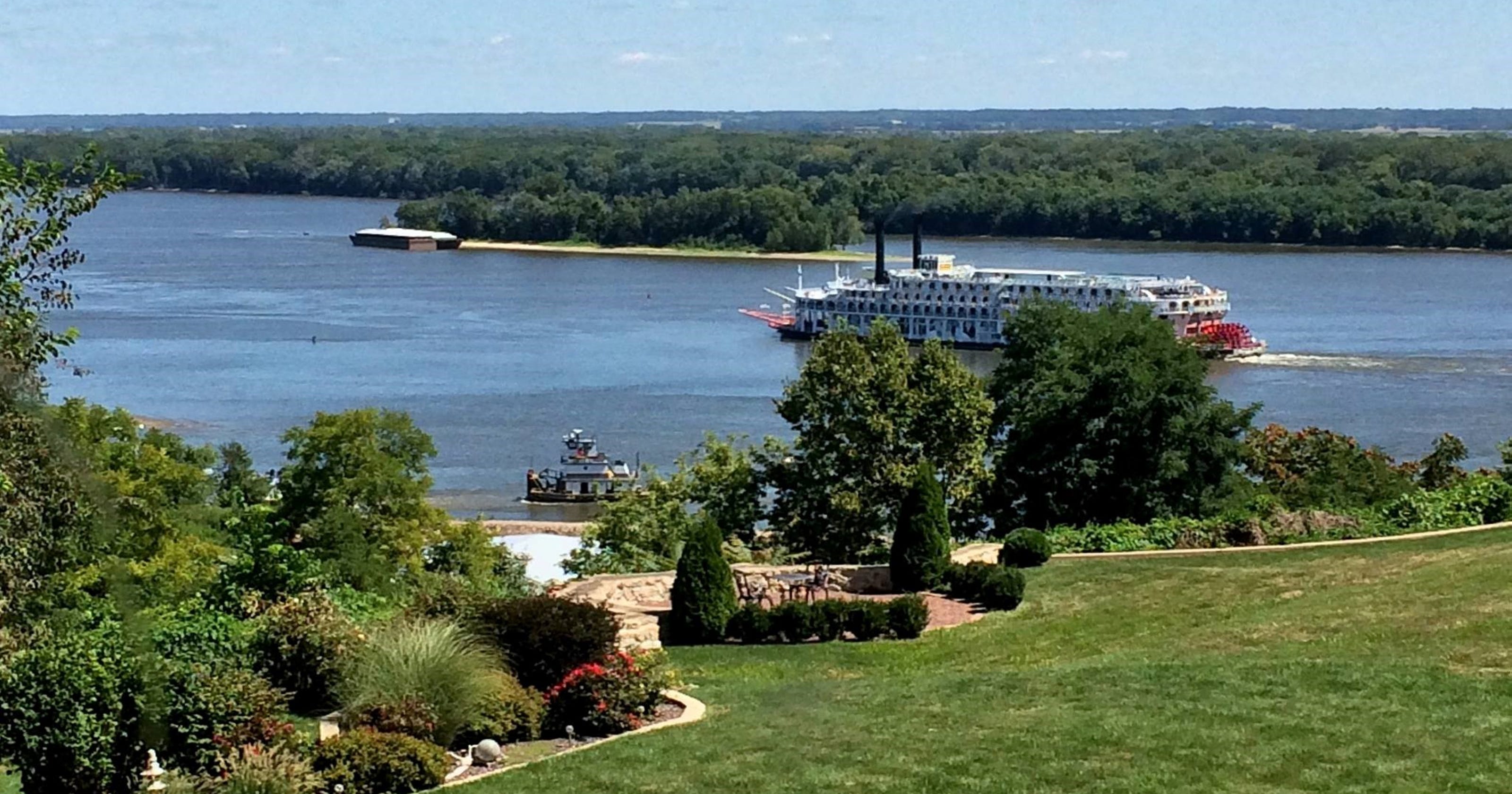 Visit 7 pretty inns along the Mississippi River in Iowa