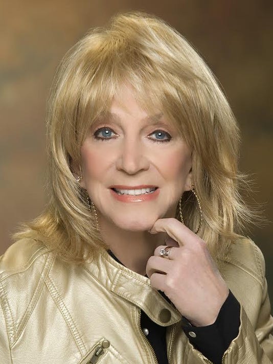 Jeannie Seely performing at Twin City Opera House