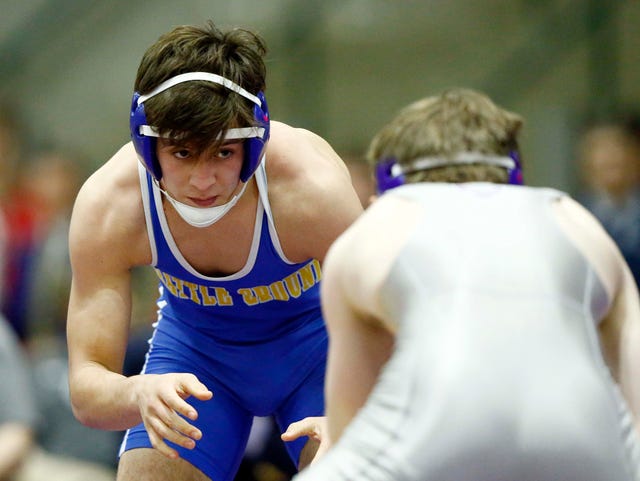 BGA's Conner Mitchell defeated Father Ryan's Joseoph Vogelpohl in the Division II 152-pound final by a 6-5 decision for his first state championship.