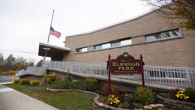 Elmwood Park Town Hall with Welcome sign.