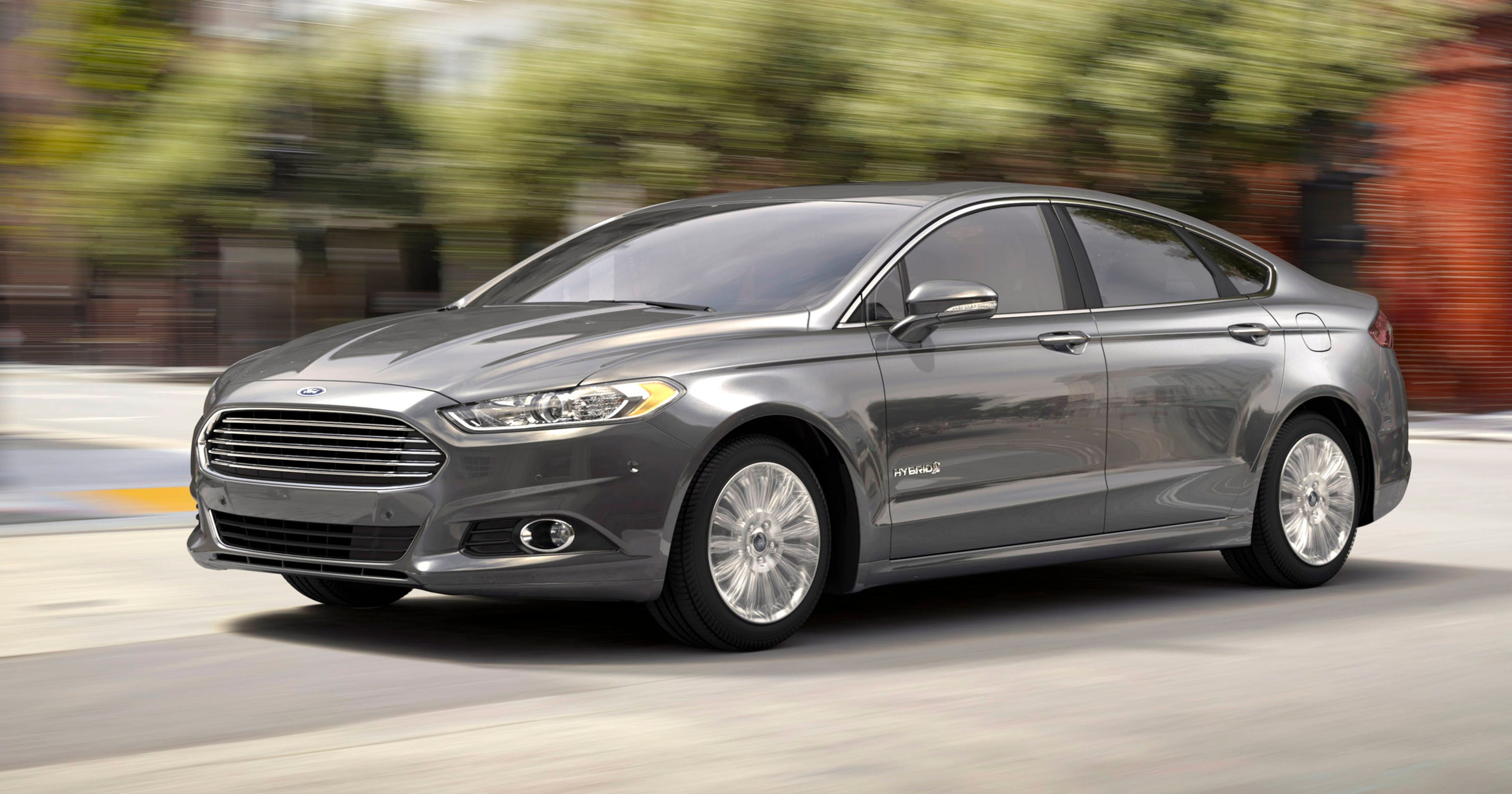 Ford recalls Fusions and Escapes that could roll away